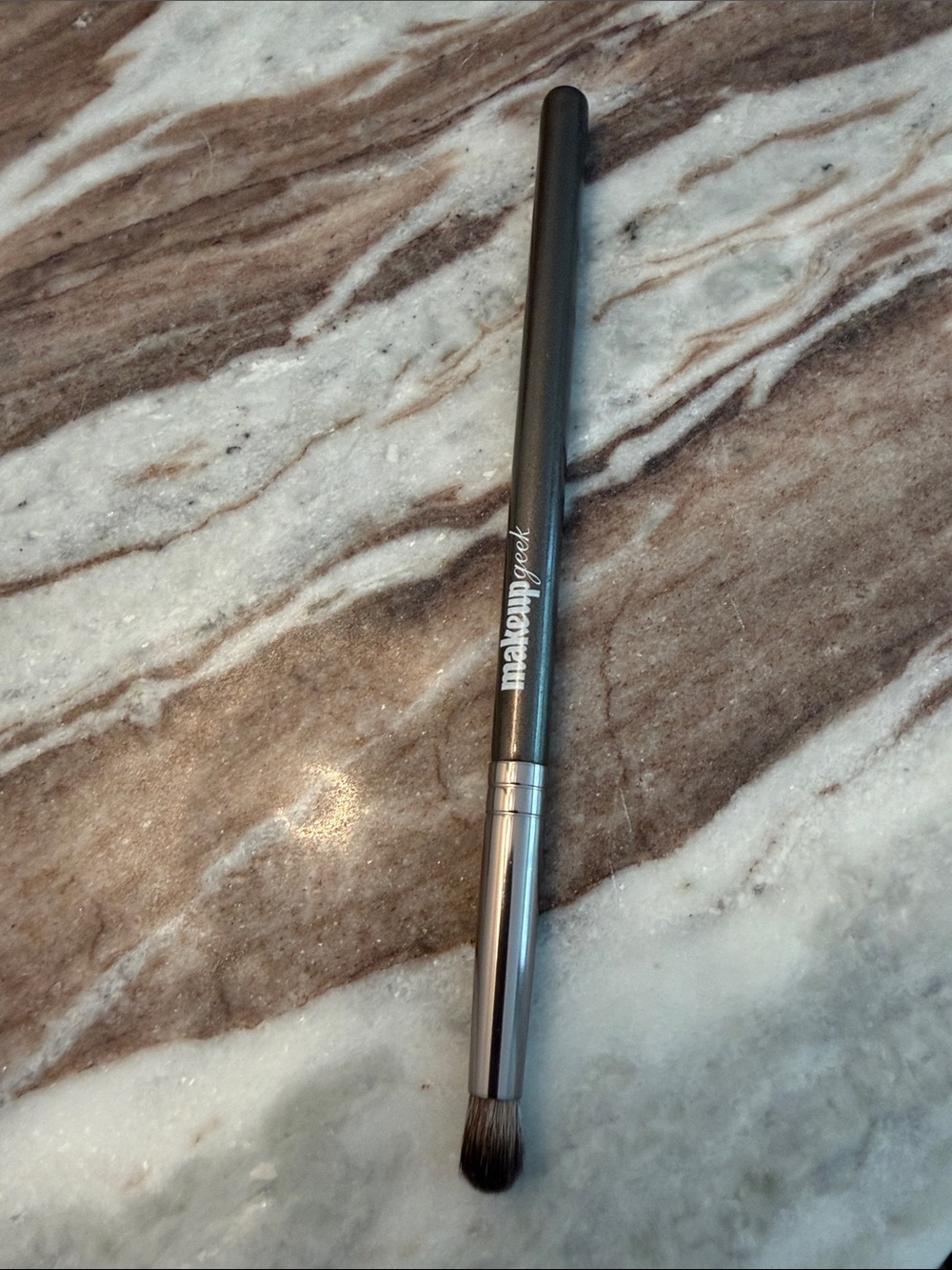 makeup geek Men Grooming Eye Blender Brush – Charcoal Handle with Silver Ferrule